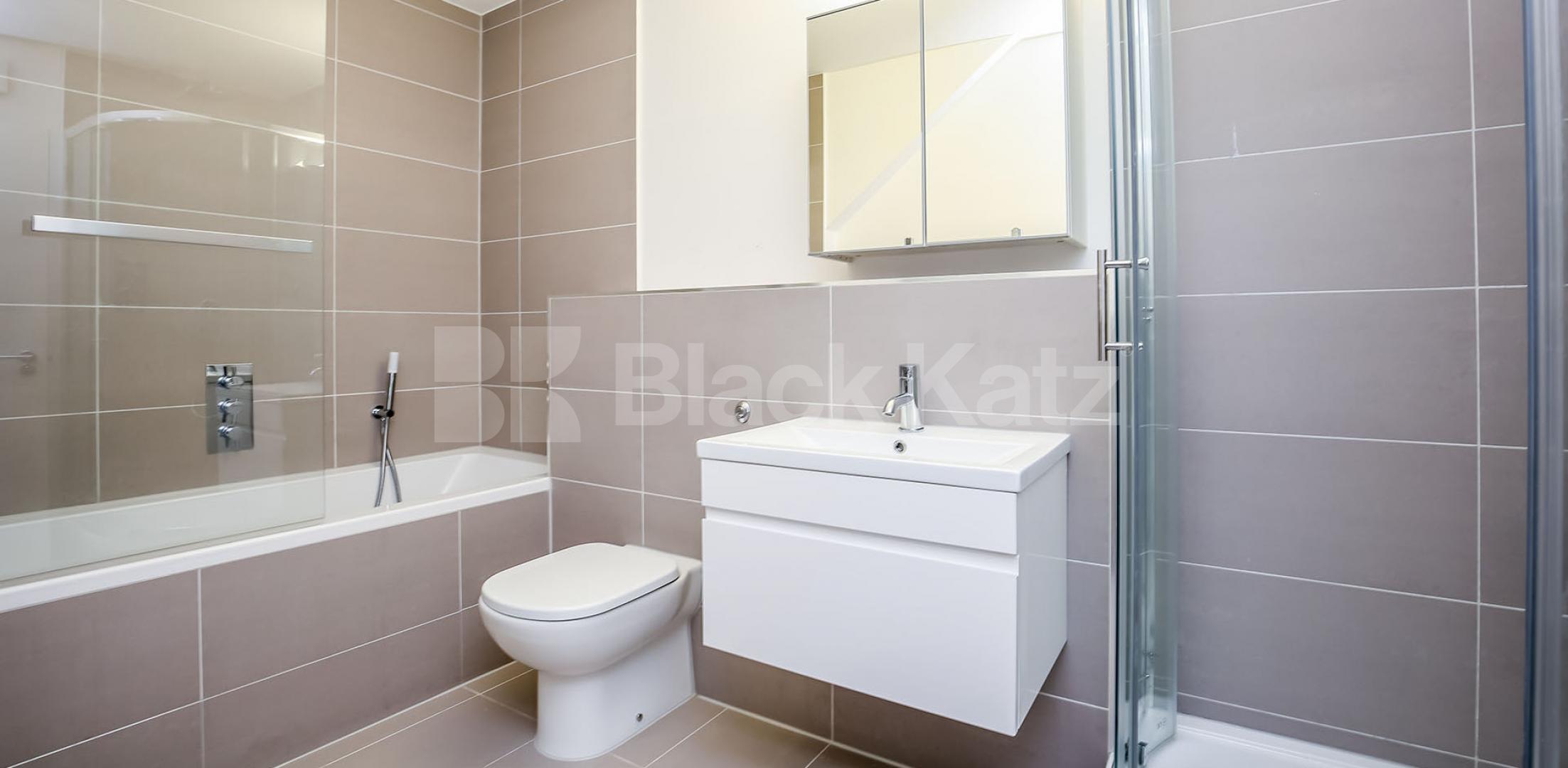 			WAREHOUSE APARTMENT, 3 Bedroom, 1 bath, 1 reception Apartment			 SPRINGFIELD LOFTS - TYSSEN STREET , DALSTON/HAGGERSTON