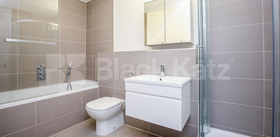 			WAREHOUSE APARTMENT, 3 Bedroom, 1 bath, 1 reception Apartment			 SPRINGFIELD LOFTS - TYSSEN STREET , DALSTON/HAGGERSTON