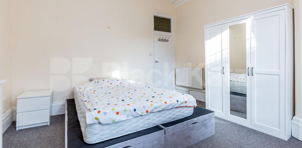 			ONE BED MINS TO BROADWAY!, 1 Bedroom, 1 bath, 1 reception Flat			 Wolseley Road, CROUCH END
