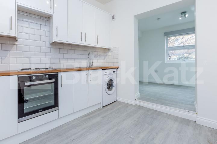 spacious 3 bedroom property close to Hackney downs Foulden Road , Stoke Newington