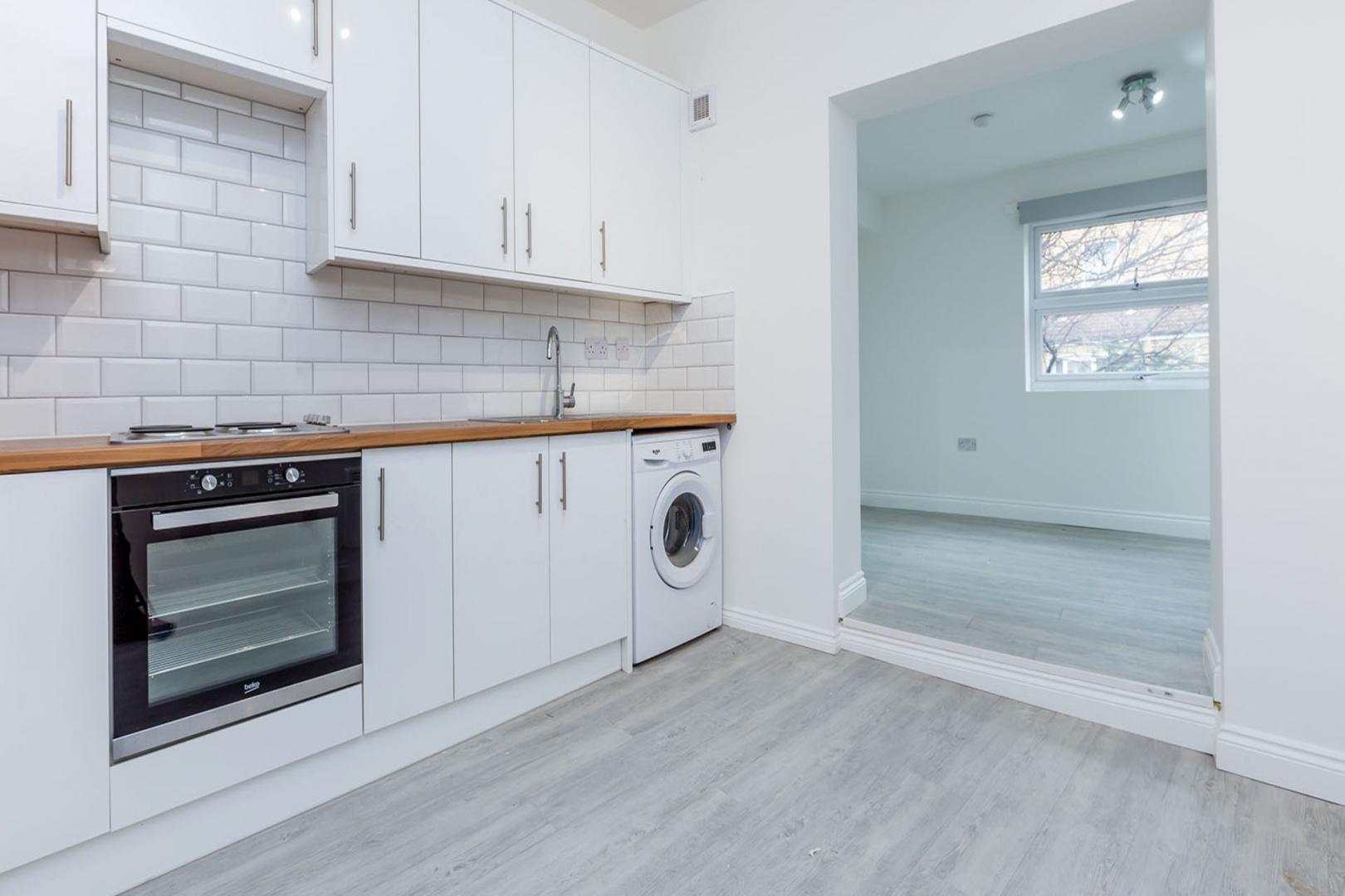 spacious 3 bedroom property close to Hackney downs Foulden Road , Stoke Newington