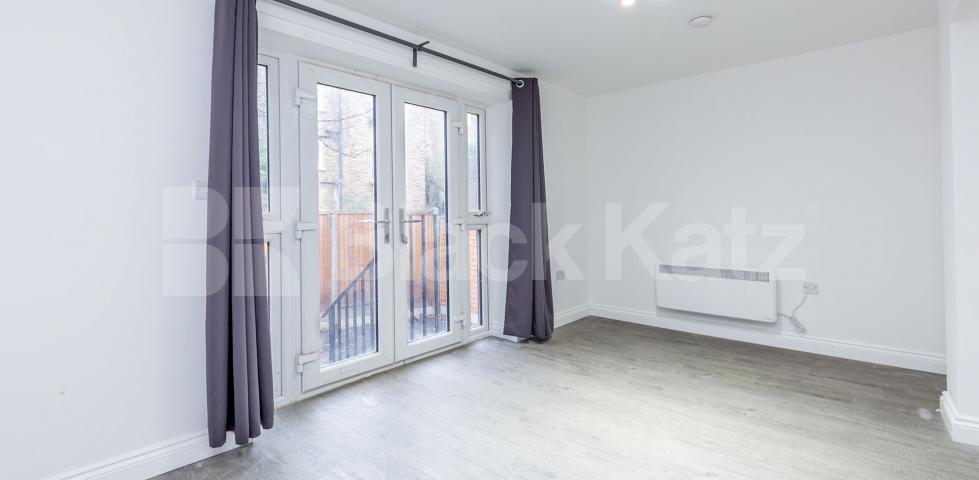 			NEWLY RENOVATED GARDEN FLAT, 2 Bedroom, 1 bath, 1 reception Maisonette			 FOULDEN ROAD N16, HACKNEY-DALSTON-STOKE NEWINGTON
