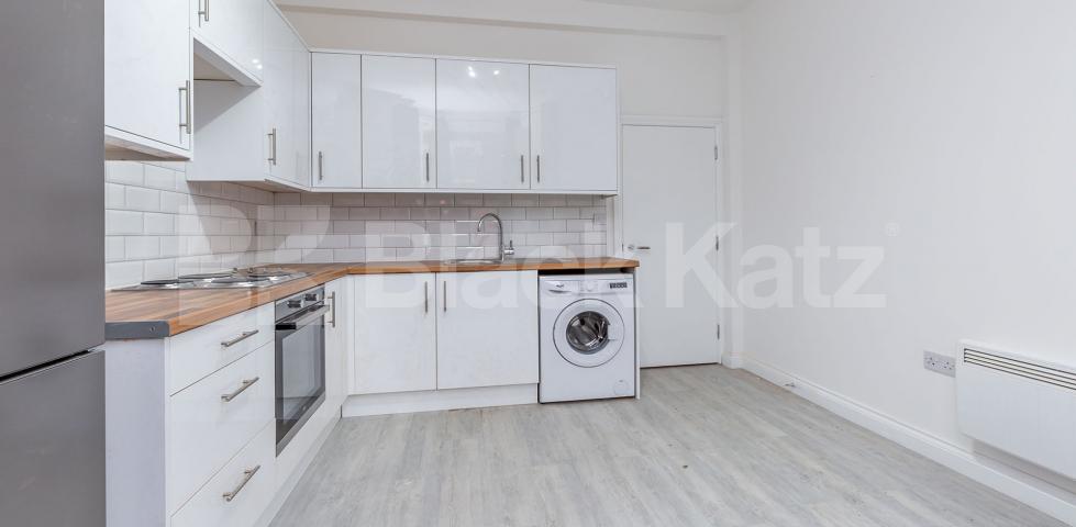 			NEWLY RENOVATED GARDEN FLAT, 2 Bedroom, 1 bath, 1 reception Maisonette			 FOULDEN ROAD N16, HACKNEY-DALSTON-STOKE NEWINGTON