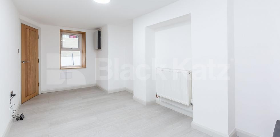 			NEWLY RENOVATED 2 BED, 2 Bedroom, 1 bath, 1 reception Apartment			 FORBURG ROAD, STOKE NEWINGTON - UPPER CLAPTON