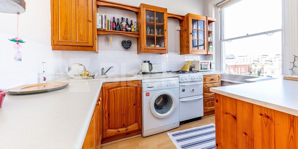 			Great One Bed !, 1 Bedroom, 1 bath, 1 reception Flat			 High Street, Hornsey