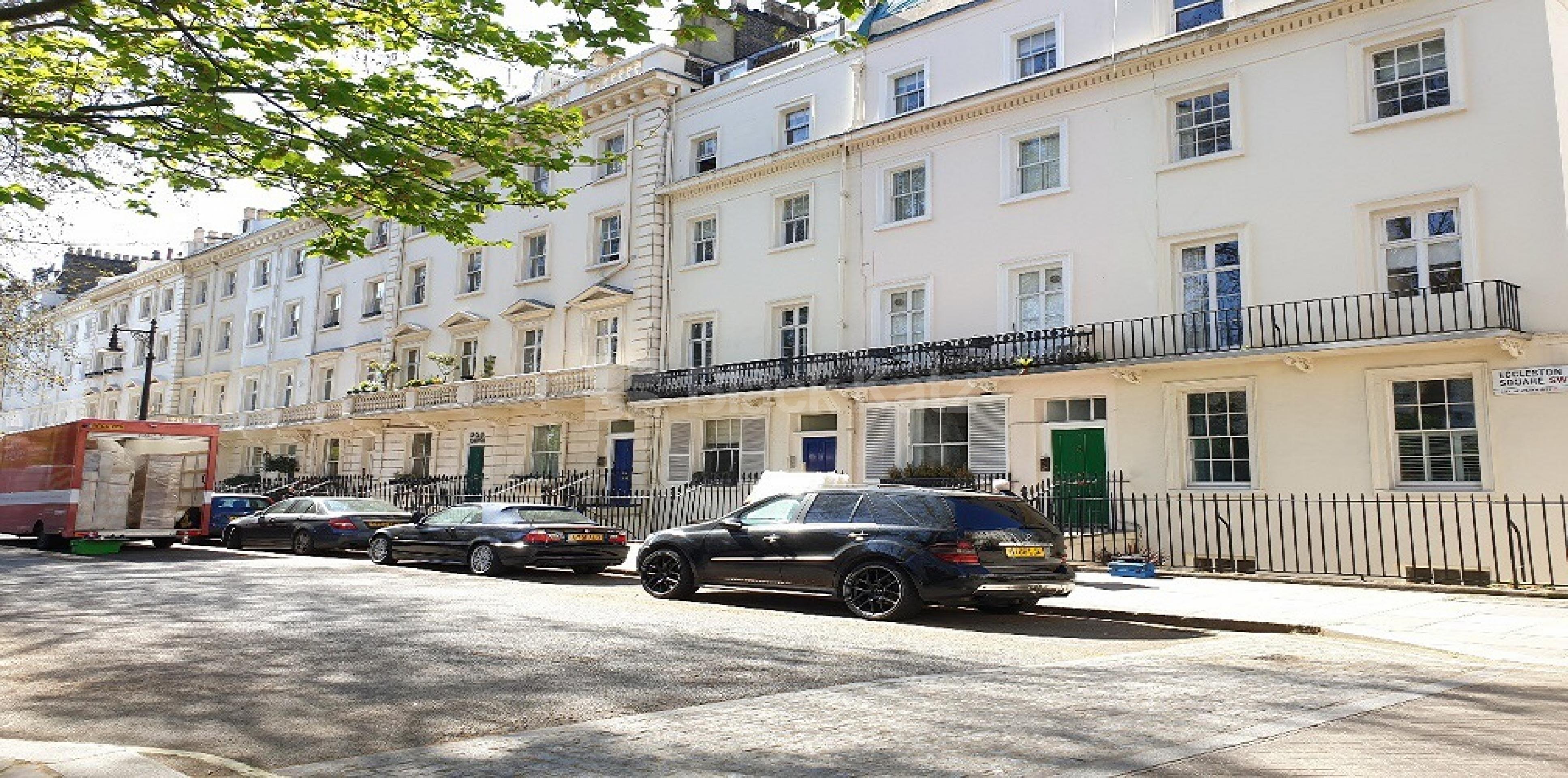 			SIX MONTH LET, 2 Bedroom, 1 bath, 1 reception Flat			 Eccleston Square, Victoria SW1V