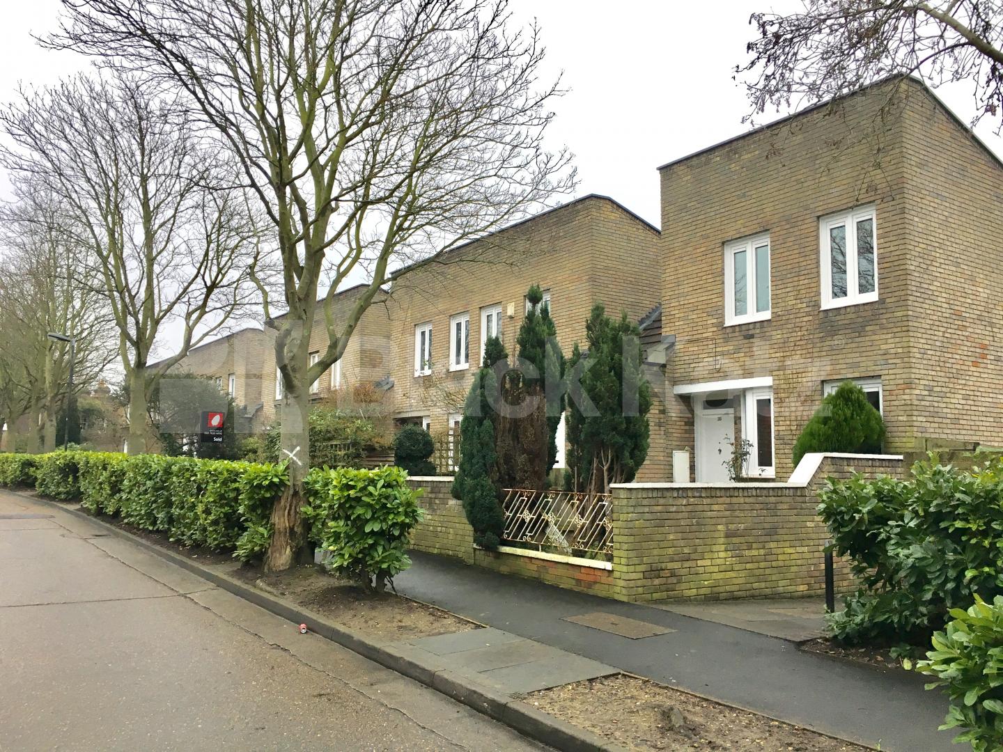 			NEW INSTRUCTION, 1 Bedroom, 1 bath, 1 reception Maisonette			 Loats Road, Clapham  Park