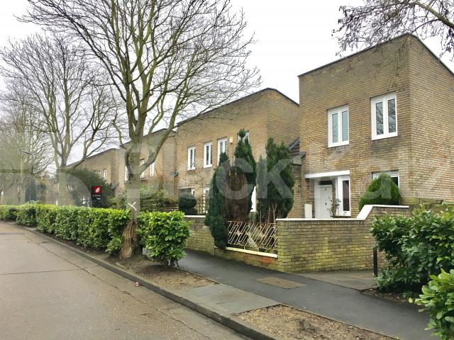 			NEW INSTRUCTION, 1 Bedroom, 1 bath, 1 reception Maisonette			 Loats Road, Clapham  Park