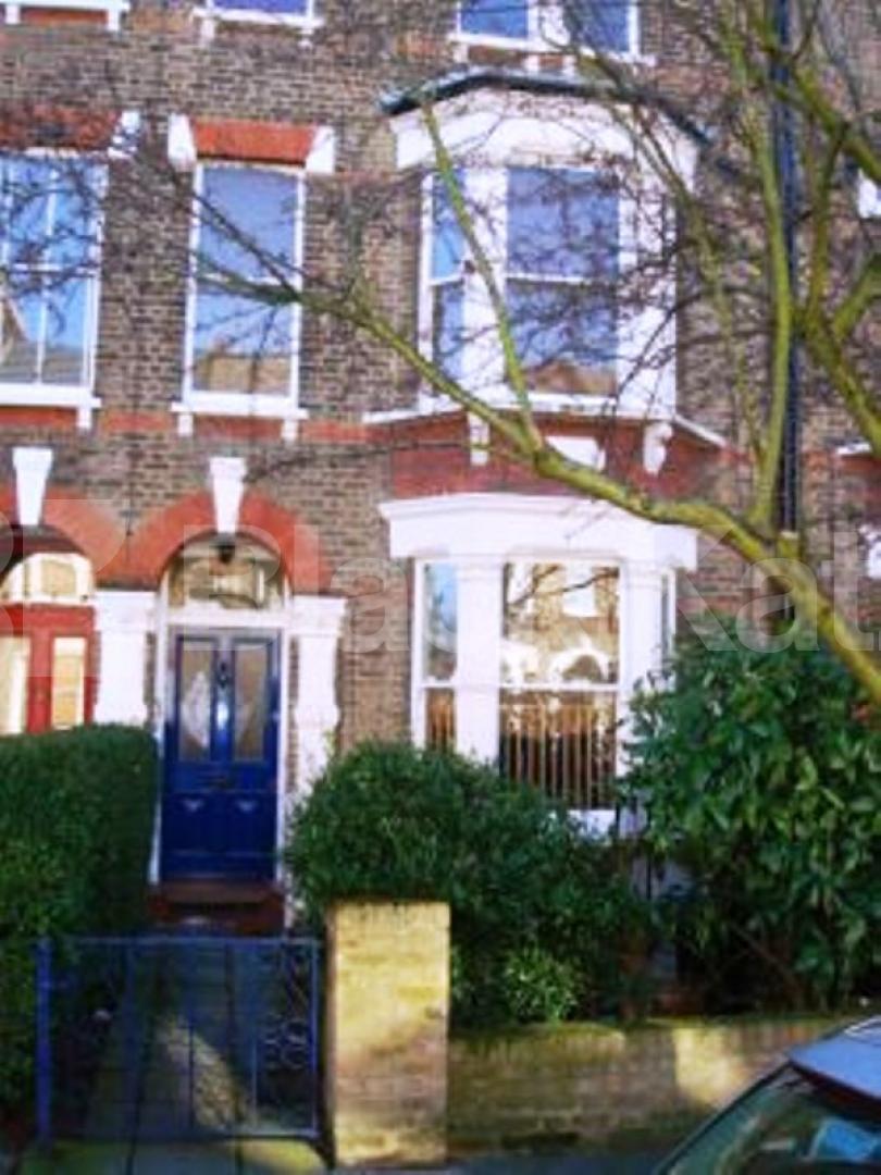 			NEW INSTRUCTION!, 2 Bedroom, 1 bath, 1 reception Flat			 Mercers Road, TUFNELL PARK