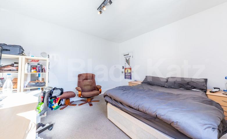 			New Instruction!, Studio Apartment, 1 bath, 1 reception Flat			 Archway Road, Highgate