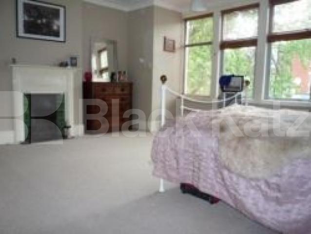 			A MUST SEE HOUSE!, 5 Bedroom, 1 bath, 1 reception House			 Priory Road N8, CROUCH END