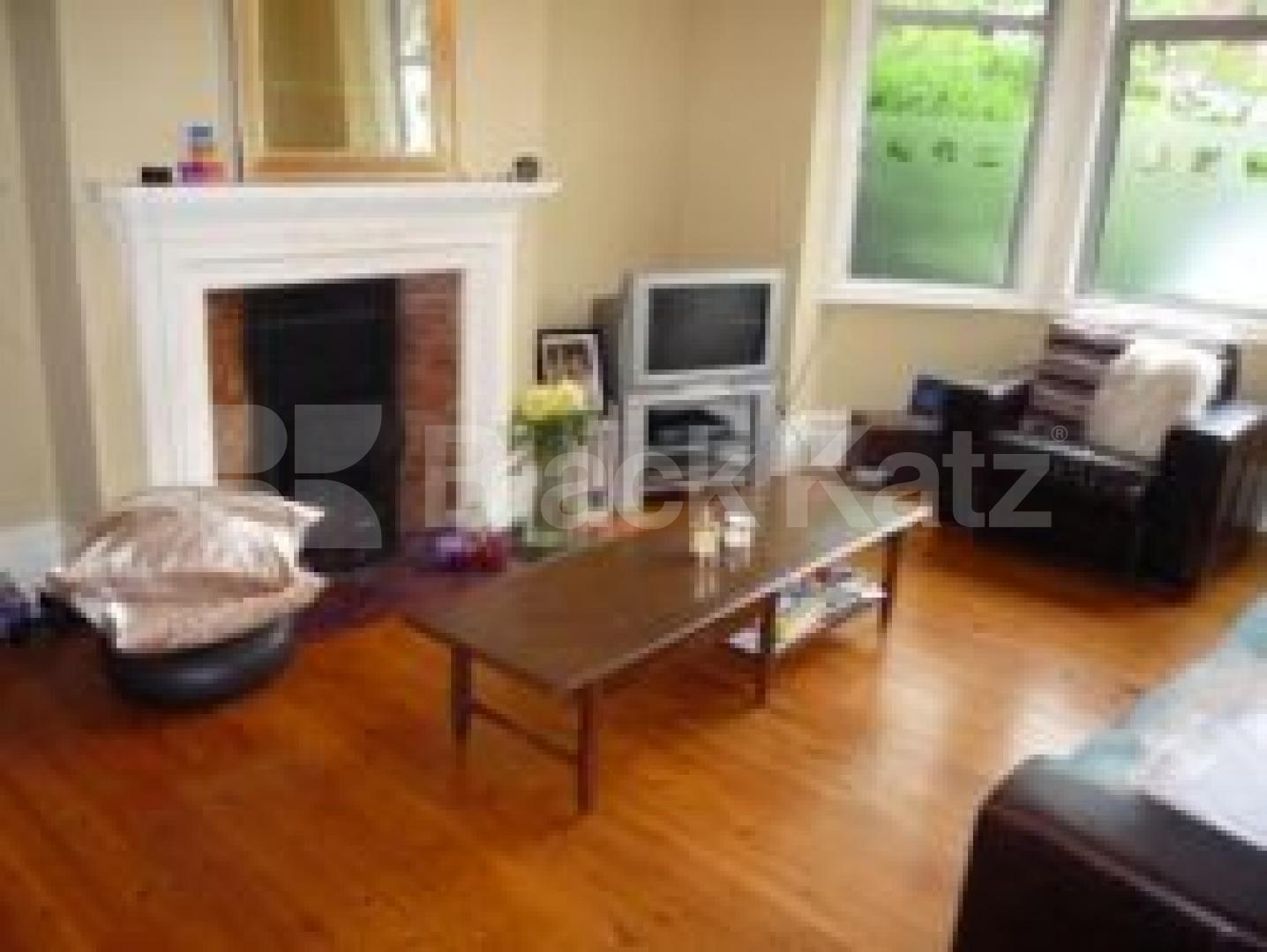 			A MUST SEE HOUSE!, 5 Bedroom, 1 bath, 1 reception House			 Priory Road N8, CROUCH END