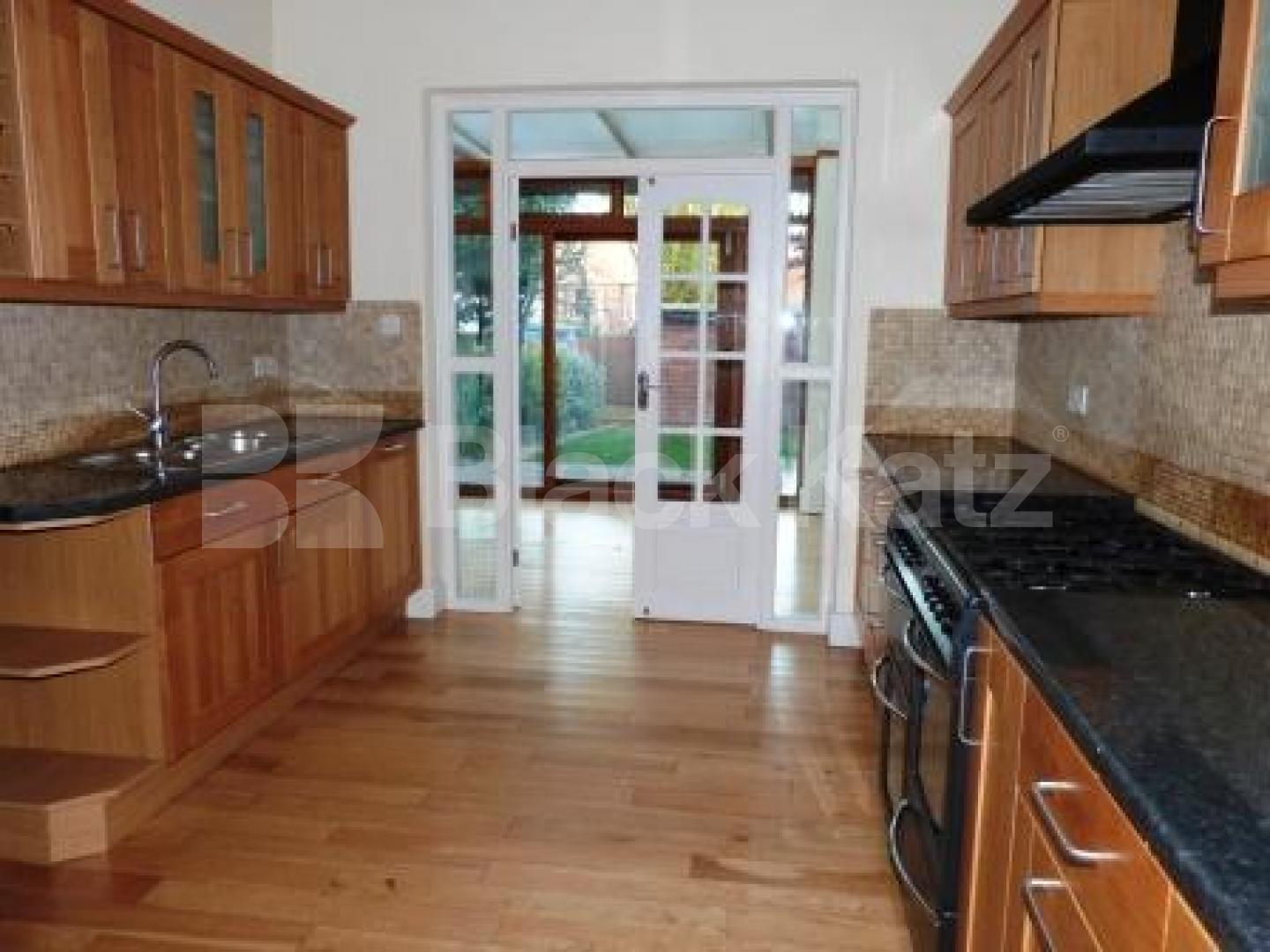 			4 Bedroom, 1 bath, 1 reception Terraced House			 Priory Ave, Crouch End