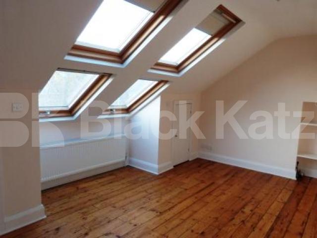 			4 Bedroom, 1 bath, 1 reception Terraced House			 Priory Ave, Crouch End