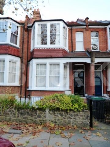 			4 Bedroom, 1 bath, 1 reception Terraced House			 Priory Ave, Crouch End