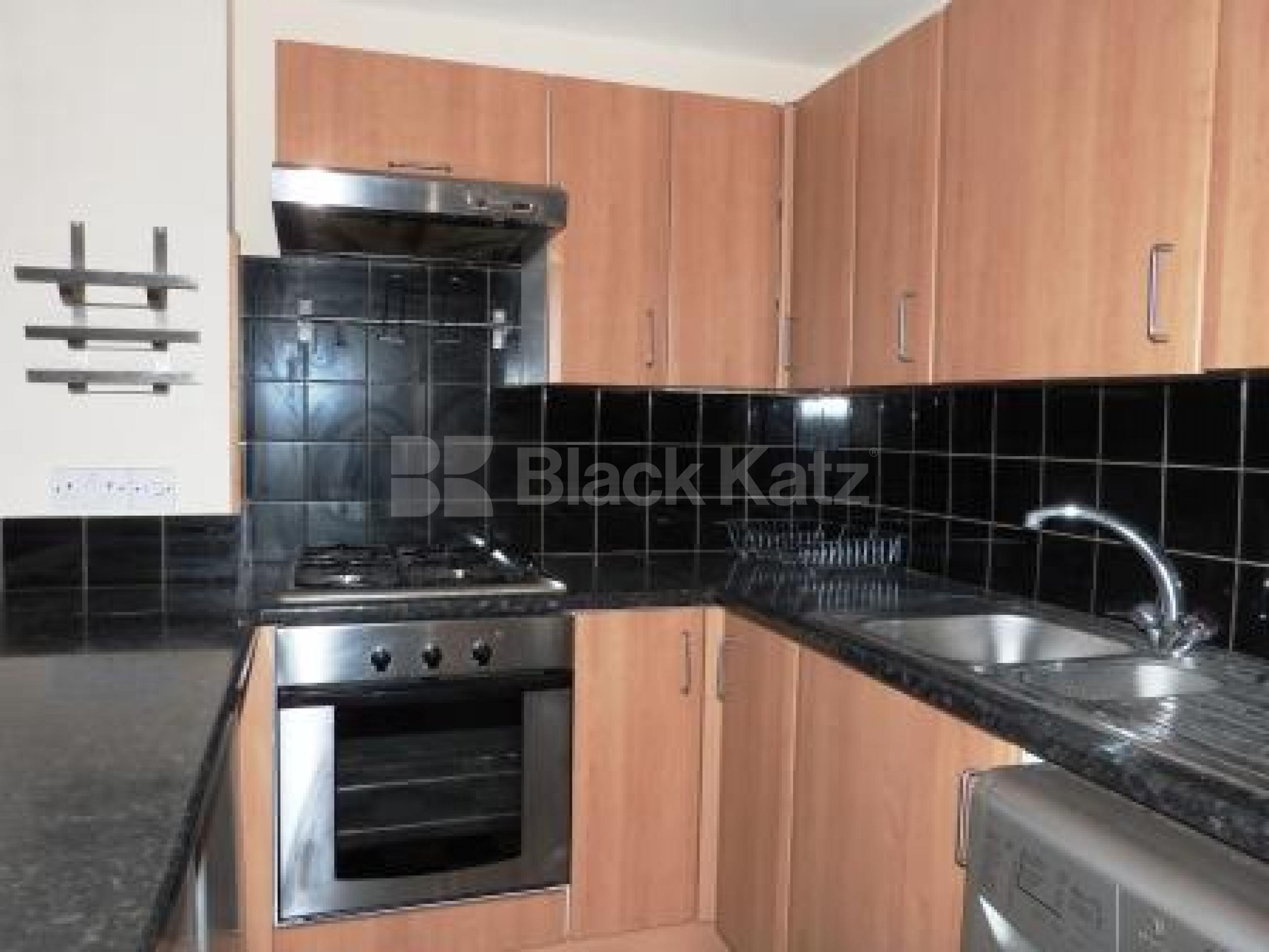 			2 Bedroom, 1 bath, 1 reception Ground Floor Flat			 Milton Park, Highgate N6