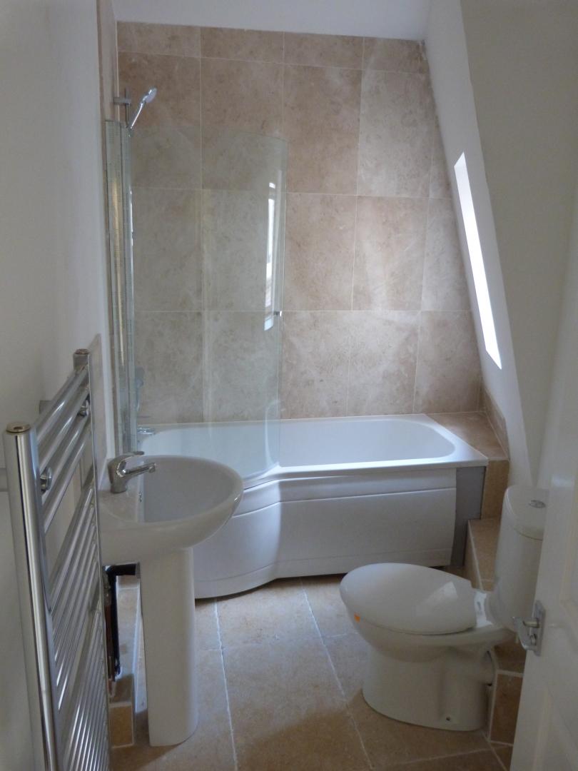 			2 Bedroom, 1 bath, 1 reception Flat			 Hendon Lane, FINCHLEY CENTRAL