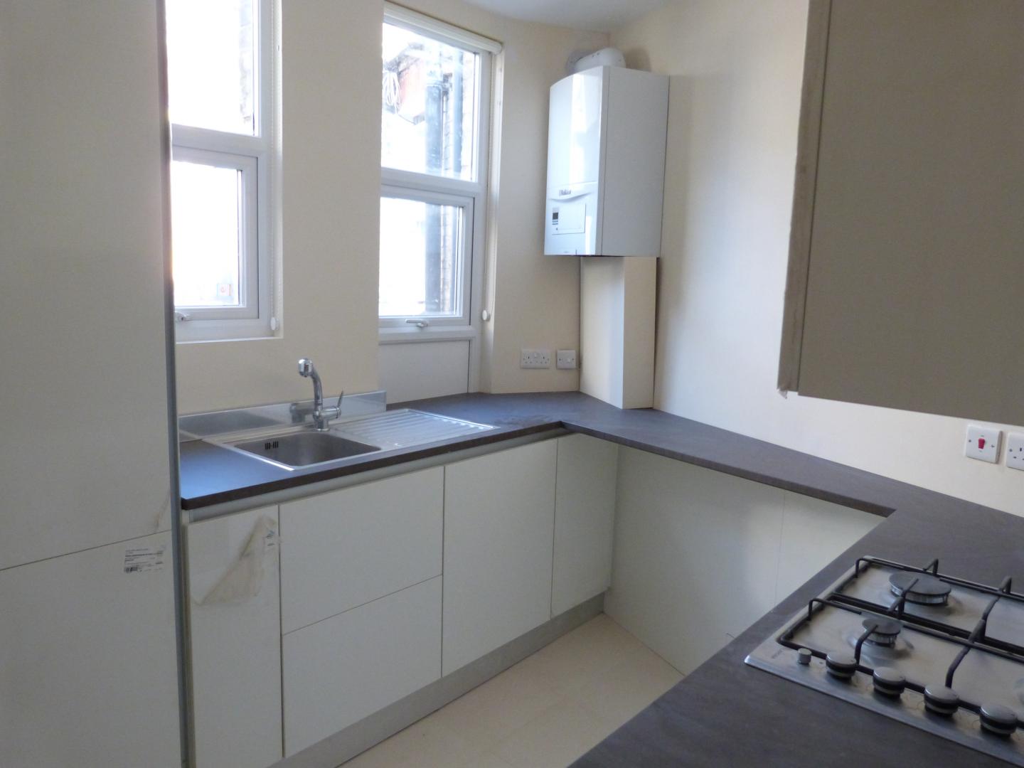 			2 Bedroom, 1 bath, 1 reception Flat			 Hendon Lane, FINCHLEY CENTRAL