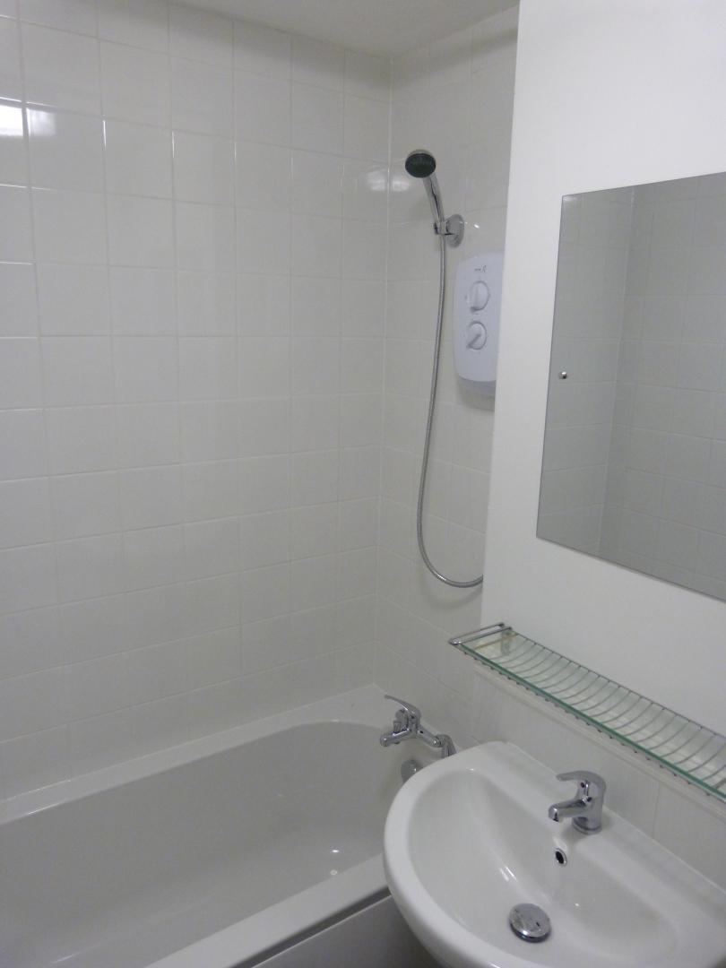 			Studio Apartment, 1 bath, 1 reception Studio			 Snowdon Drive, HENDON