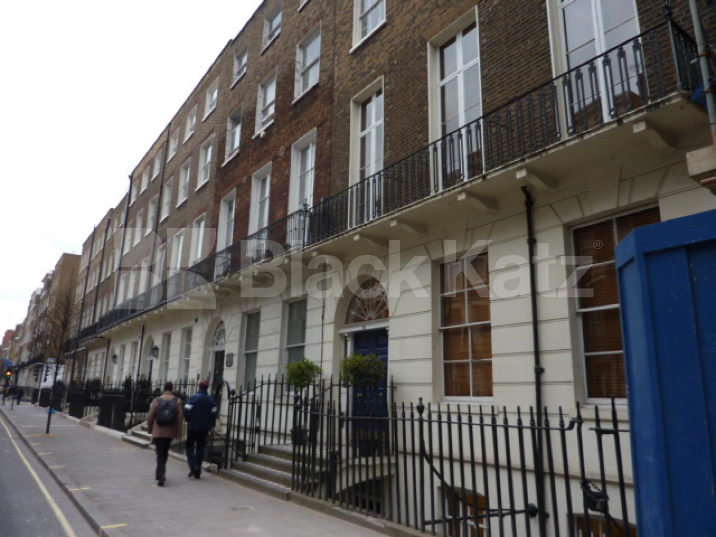 			4 Bedroom, 1 bath, 1 reception Flat			 Gloucester Place, Baker Street
