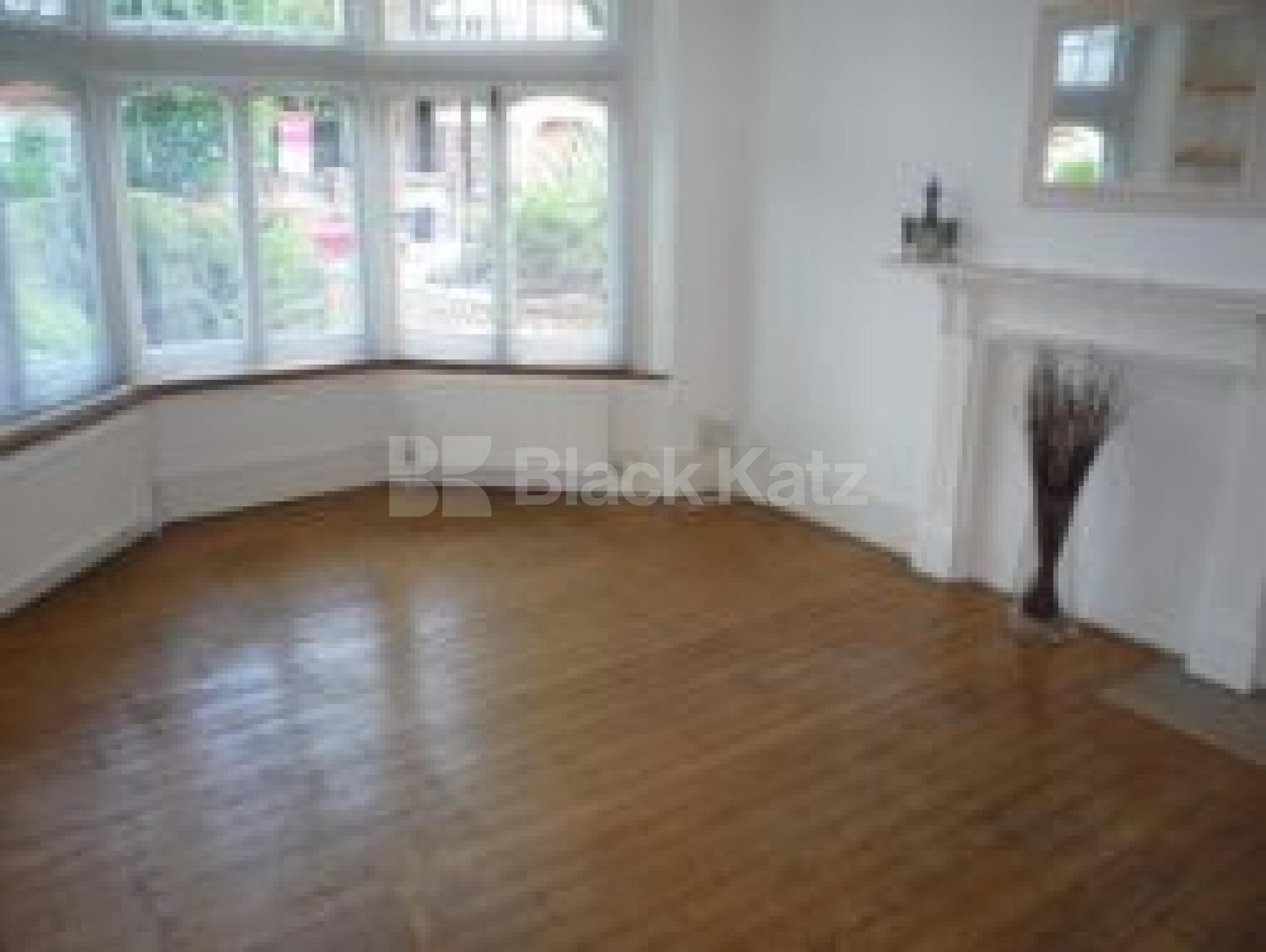 			1 Bedroom, 1 bath, 1 reception Flat			 Queens Avenue, MUSWELL HILL N10 N10