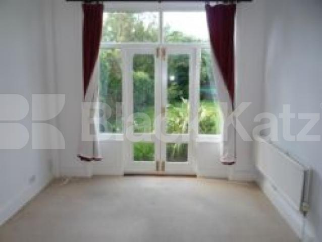 			1 Bedroom, 1 bath, 1 reception Flat			 Queens Avenue, MUSWELL HILL N10