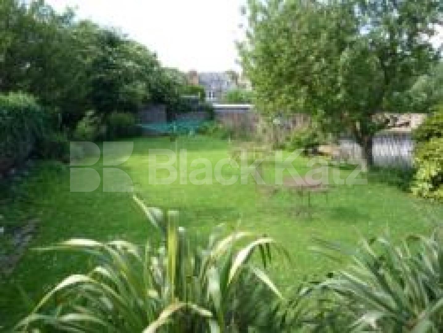 			1 Bedroom, 1 bath, 1 reception Flat			 Queens Avenue, MUSWELL HILL N10