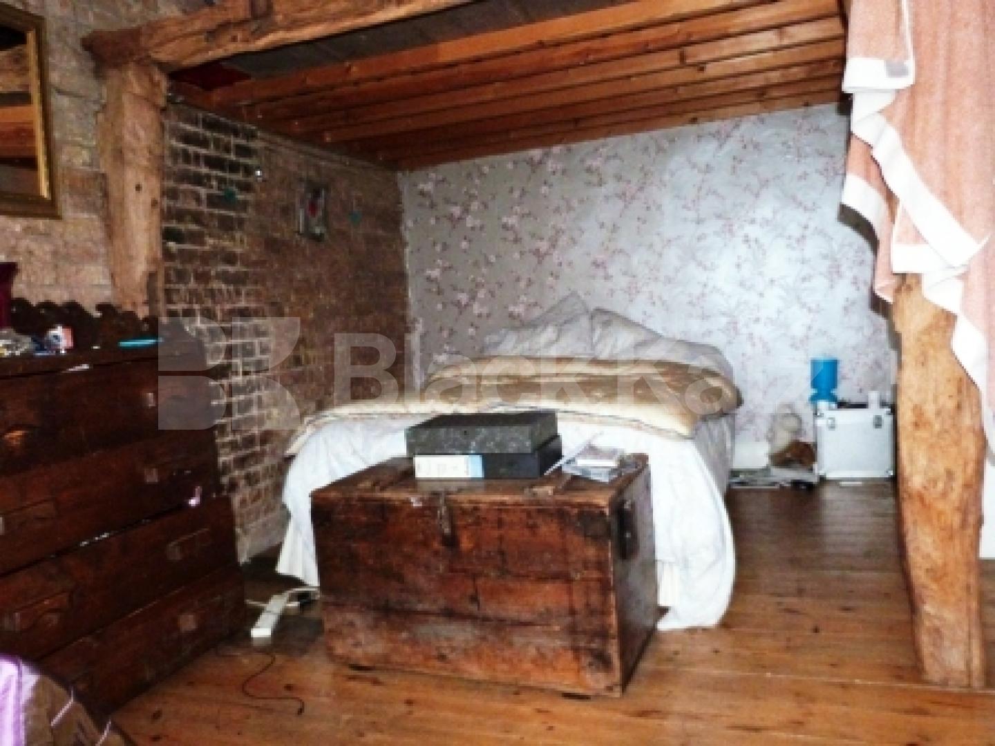 			2 Bedroom, 1 bath, 1 reception Flat			 Allison Road, Haringey Ladder