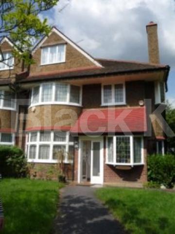 			Studio Apartment, 1 bath, 1 reception Flat			 Great North Road, HIGHGATE