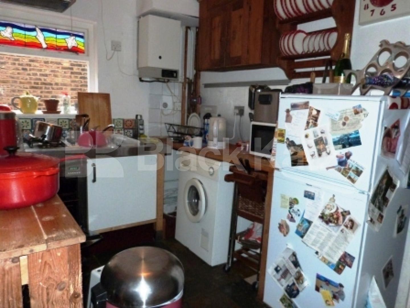 			2 Bedroom, 1 bath, 1 reception Flat			 Allison Road, Haringey Ladder