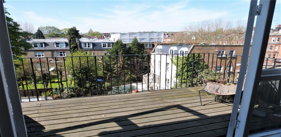 			3 Bedroom, 1 bath, 1 reception Flat			 Goldhurst Terrace, WEST HAMPSTEAD