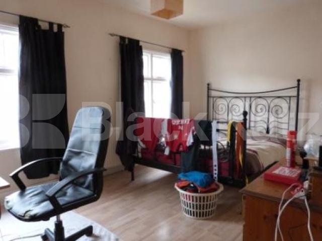 			3 Bedroom, 1 bath, 1 reception House			 Trinity Road, East Finchley