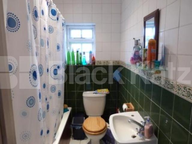 			3 Bedroom, 1 bath, 1 reception House			 Trinity Road, East Finchley