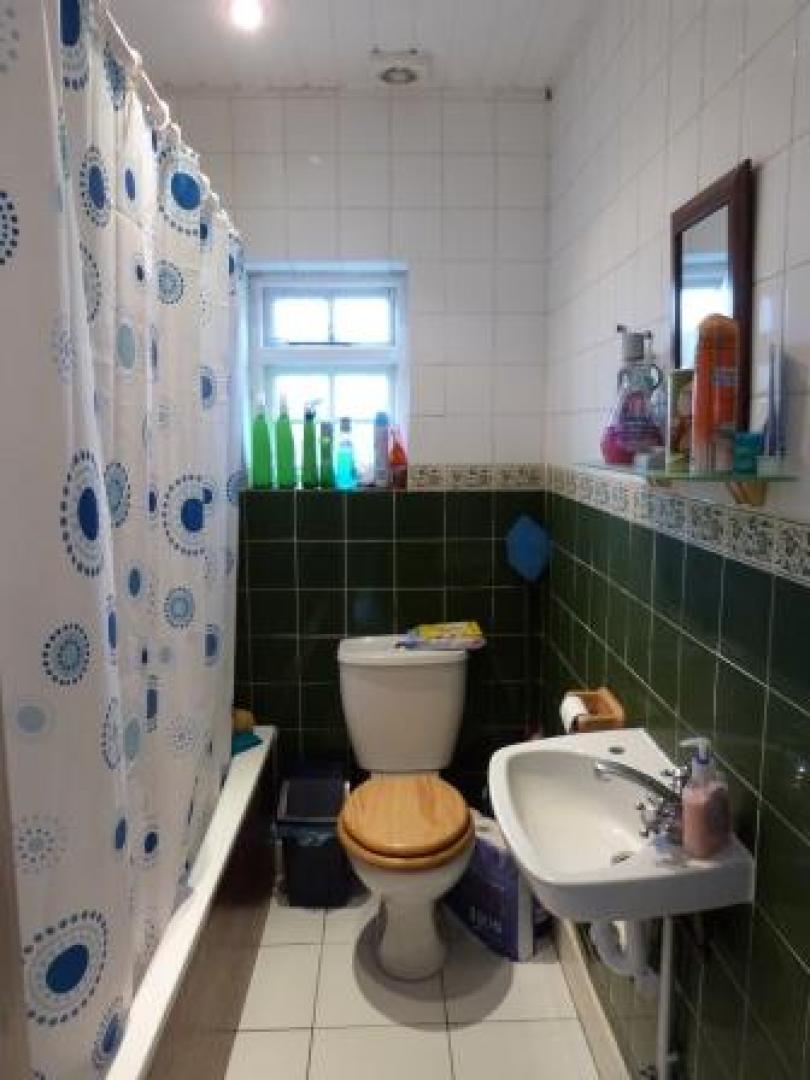 			Private garden, 3 Bedroom, 1 bath, 1 reception House			 Trinity Road, EAST FINCHLEY