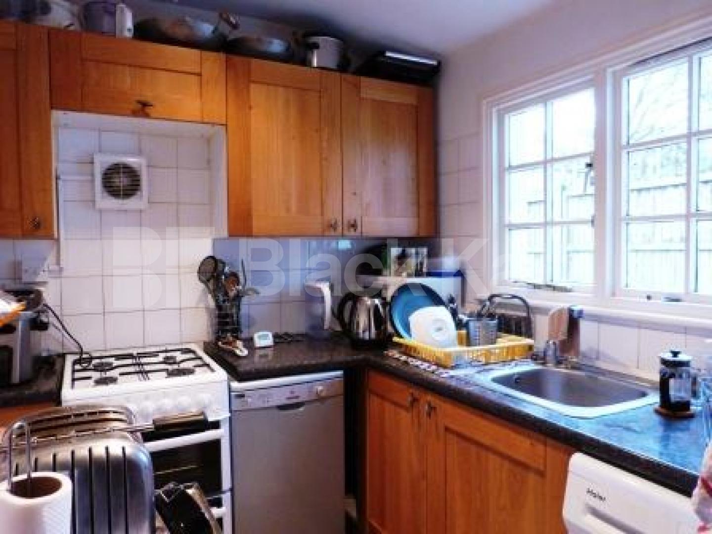 			3 Bedroom, 1 bath, 1 reception House			 Trinity Road, East Finchley