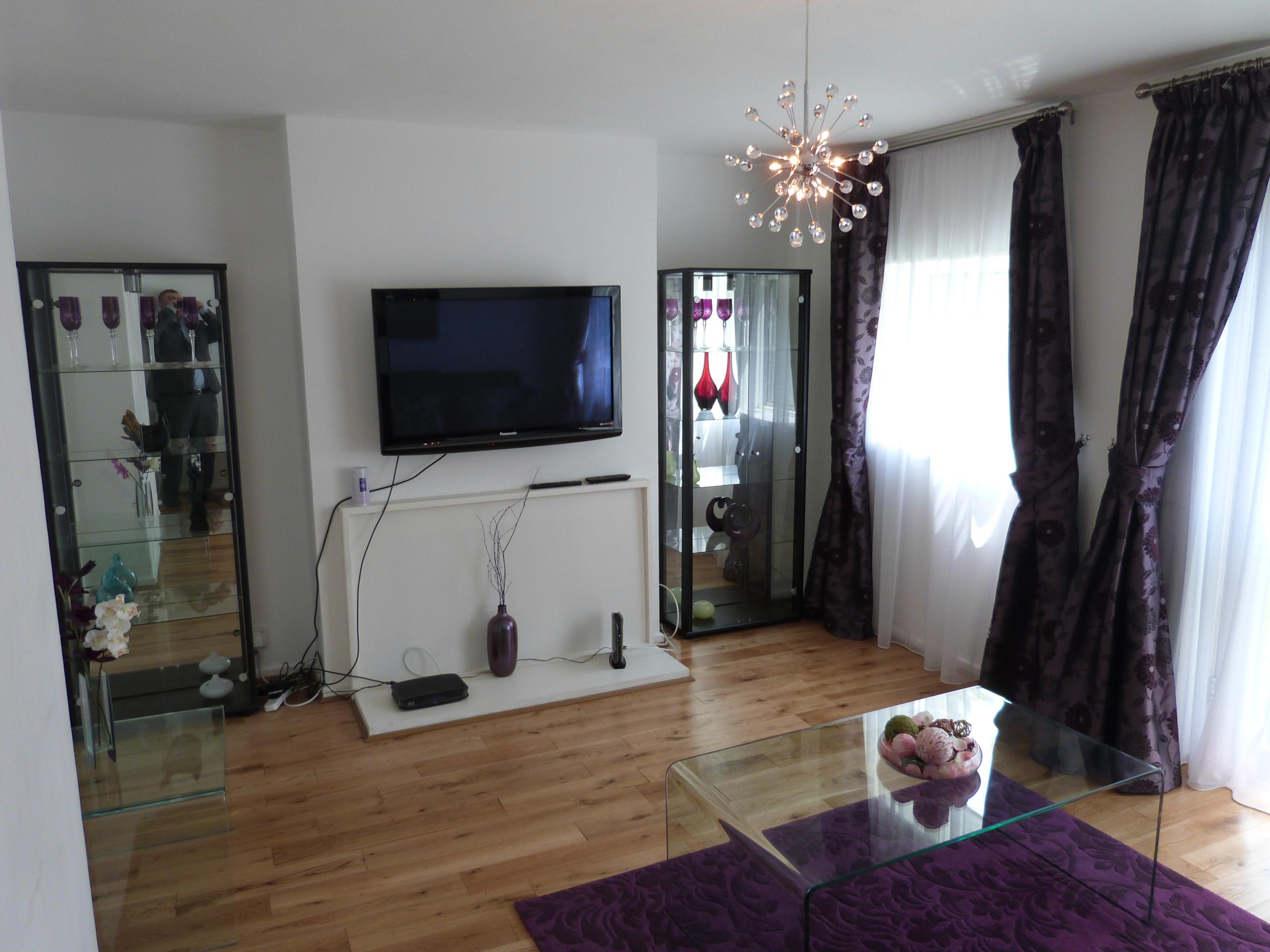 			NEWLY REFURBISHED TO THE HIGHEST STANDARD!, 2 Bedroom, 1 bath, 1 reception Flat			 Mansfield Road, Great North Road, East Finchley/Highgate N2