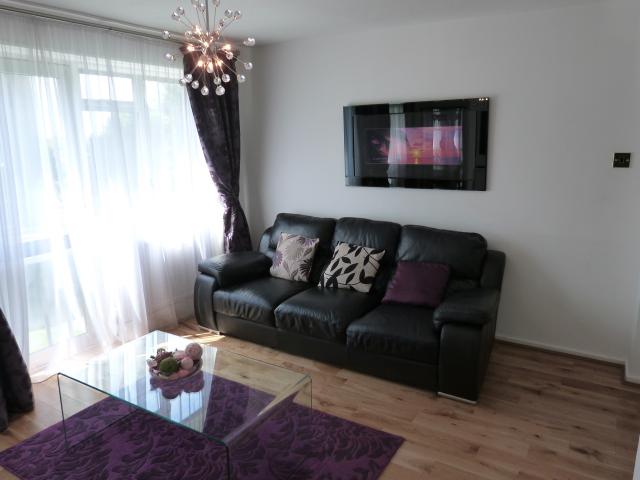 			NEWLY REFURBISHED TO THE HIGHEST STANDARD!, 2 Bedroom, 1 bath, 1 reception Flat			 Mansfield Road, Great North Road, East Finchley/Highgate