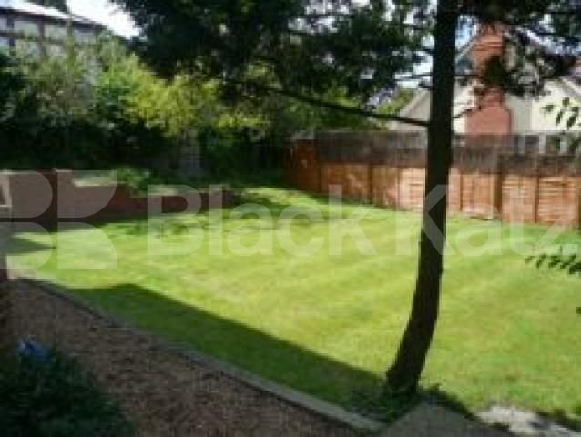 			2 Bedroom, 1 bath, 1 reception Flat			 Montenotte Road, CROUCH END N8