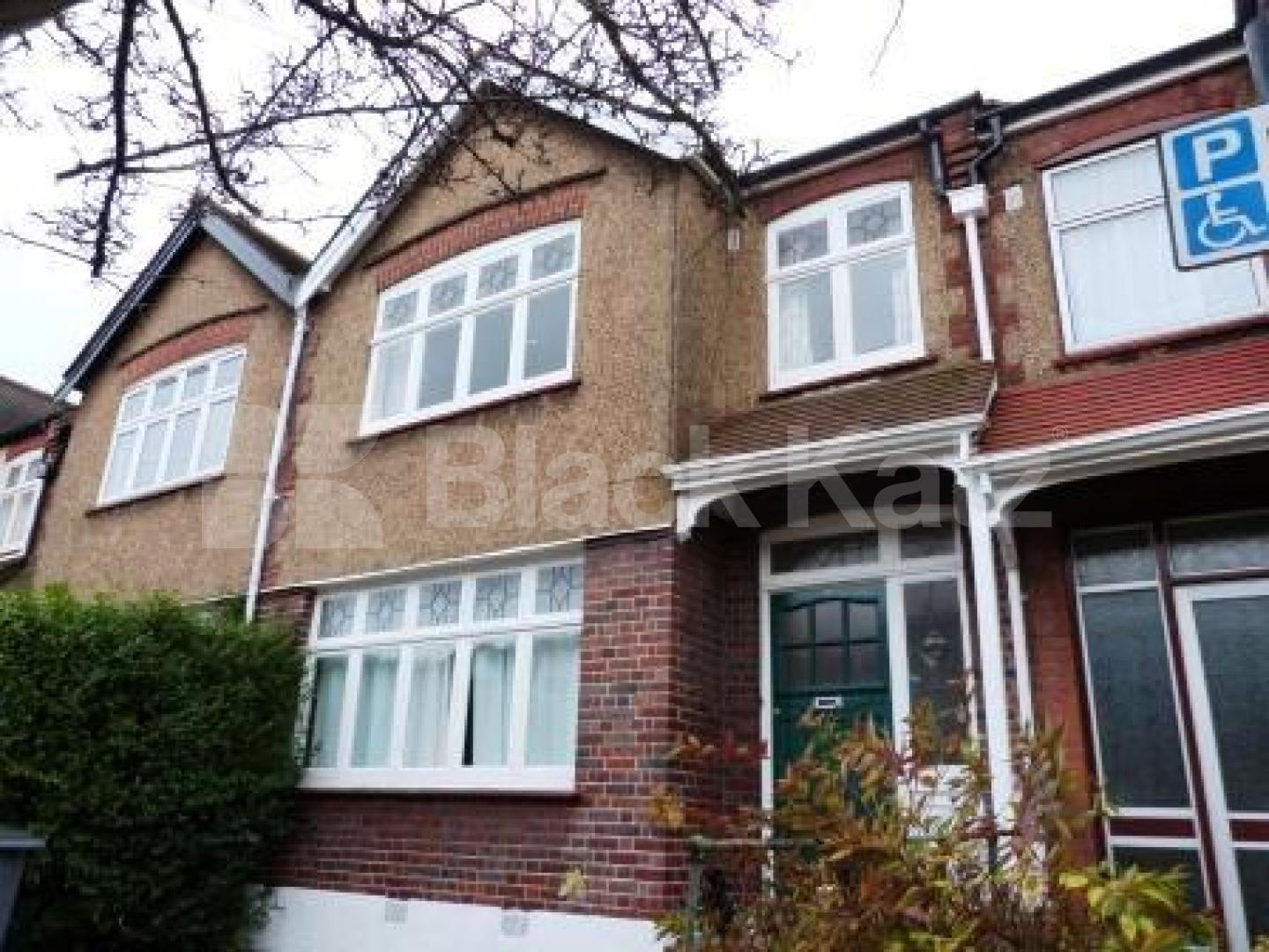			3 Bedroom, 1 bath, 1 reception House			 Churston Gardens, Bounds Green