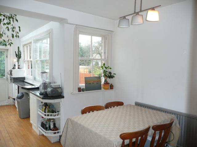 			3 Bedroom, 1 bath, 1 reception House			 Grosvenor Road, FINCHLEY CENTRAL