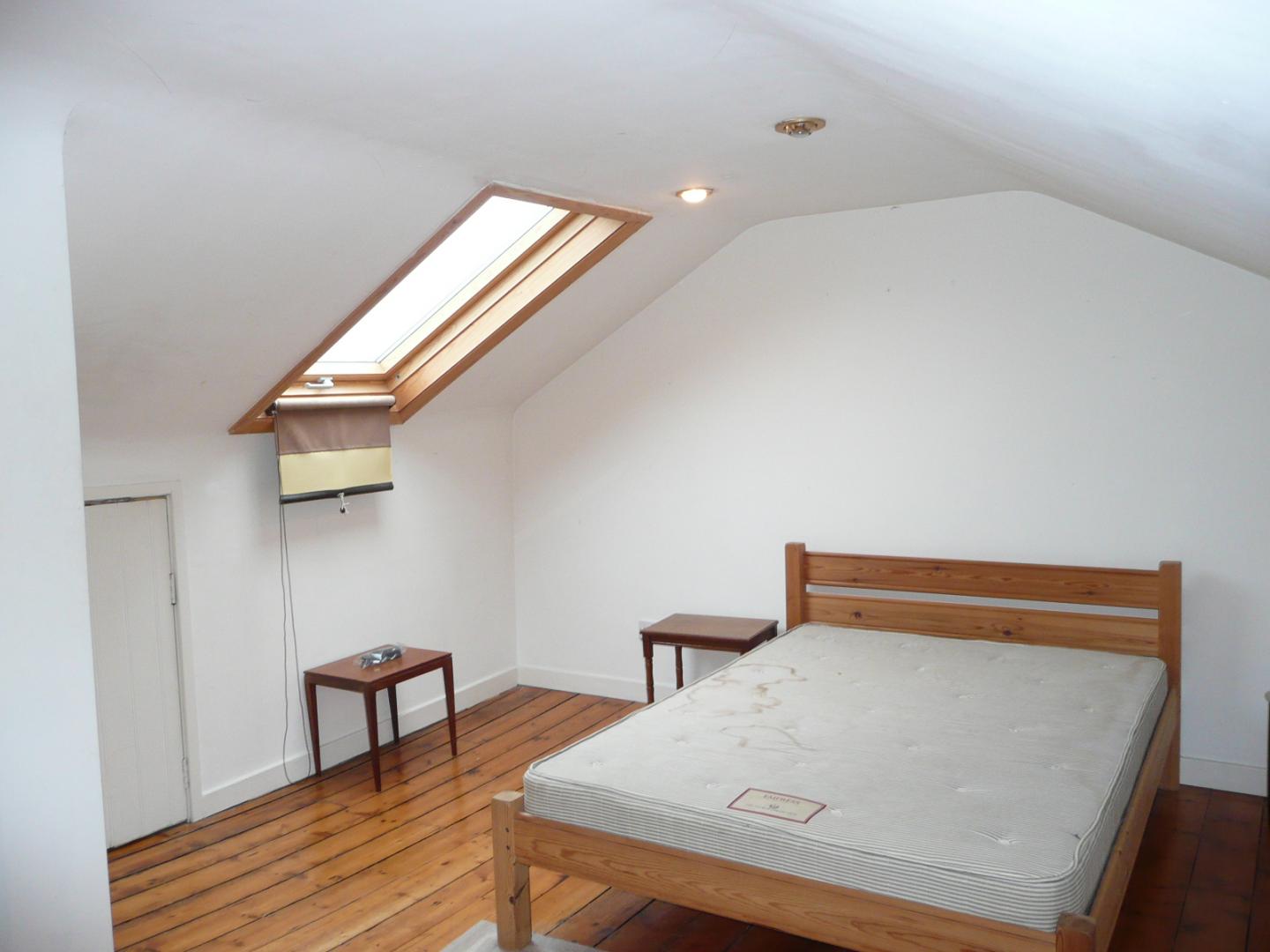 			3 Bedroom, 1 bath, 1 reception House			 Grosvenor Road, FINCHLEY CENTRAL
