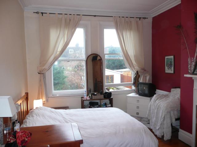 			3 Bedroom, 1 bath, 1 reception House			 Grosvenor Road, FINCHLEY CENTRAL