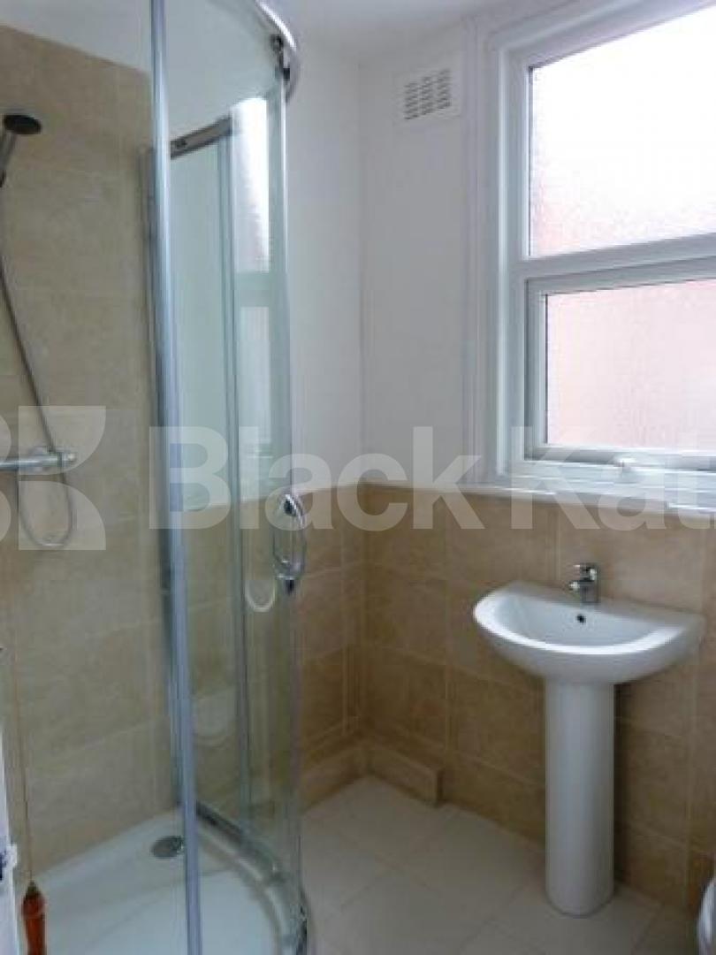 			Only 1 month's deposit instead of 6 weeks saving £384! , 1 Bedroom, 1 bath, 1 reception Flat			 Rathcoole Gardens, Hornsey