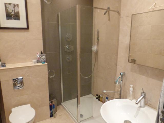 			2 Bedroom, 1 bath, 1 reception Flat			 Malvern Road, MAIDA VALE