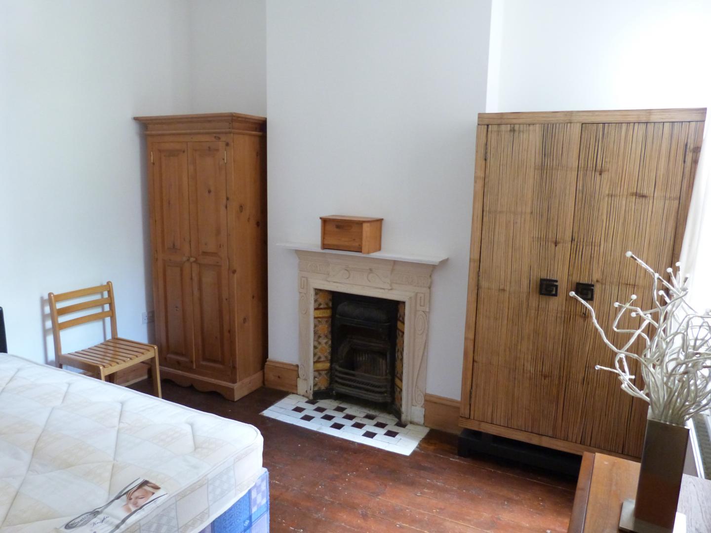 			NEW INSTRUCTION, 2 Bedroom, 1 bath, 1 reception Flat			 Leighton Gardens, KENSAL GREEN