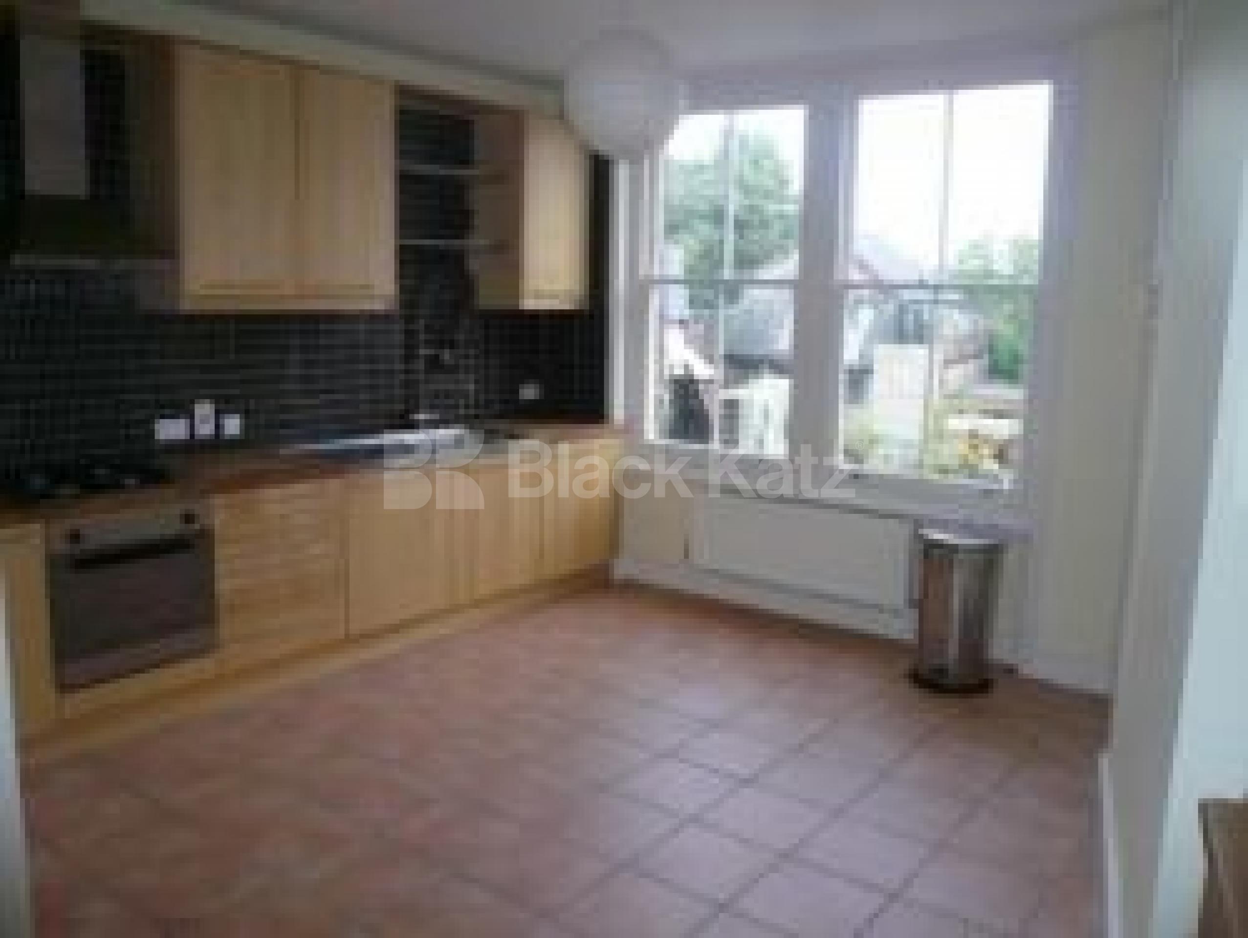 			2 Bedroom, 1 bath, 1 reception Flat			 Muswell Hill Broadway, MUSWELL HILL N10 N10
