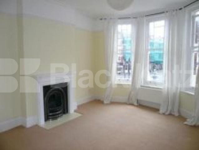 			2 Bedroom, 1 bath, 1 reception Flat			 Muswell Hill Broadway, MUSWELL HILL N10