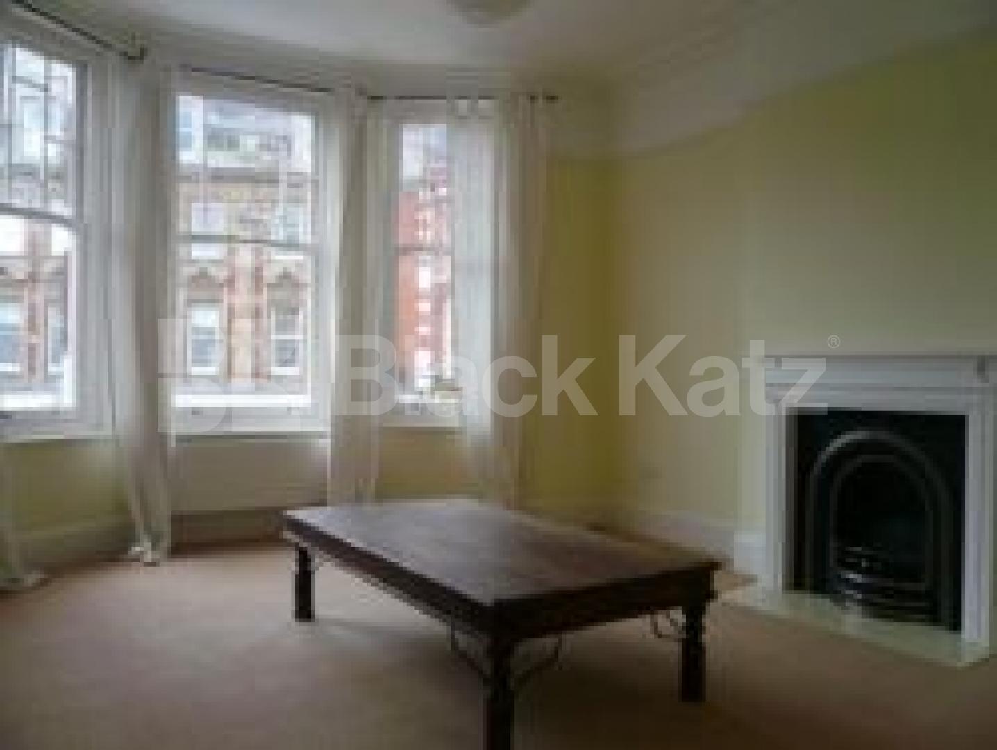 			2 Bedroom, 1 bath, 1 reception Flat			 Muswell Hill Broadway, MUSWELL HILL N10