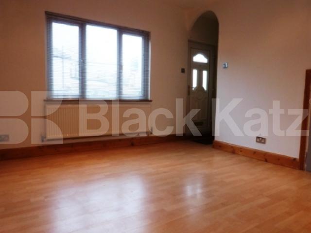 			2 Bedroom, 1 bath, 1 reception House			 Everington Road, Muswell Hill