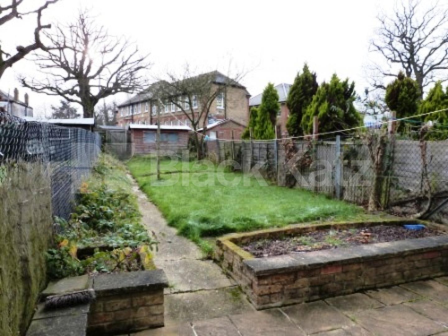 			2 Bedroom, 1 bath, 1 reception House			 Everington Road, Muswell Hill